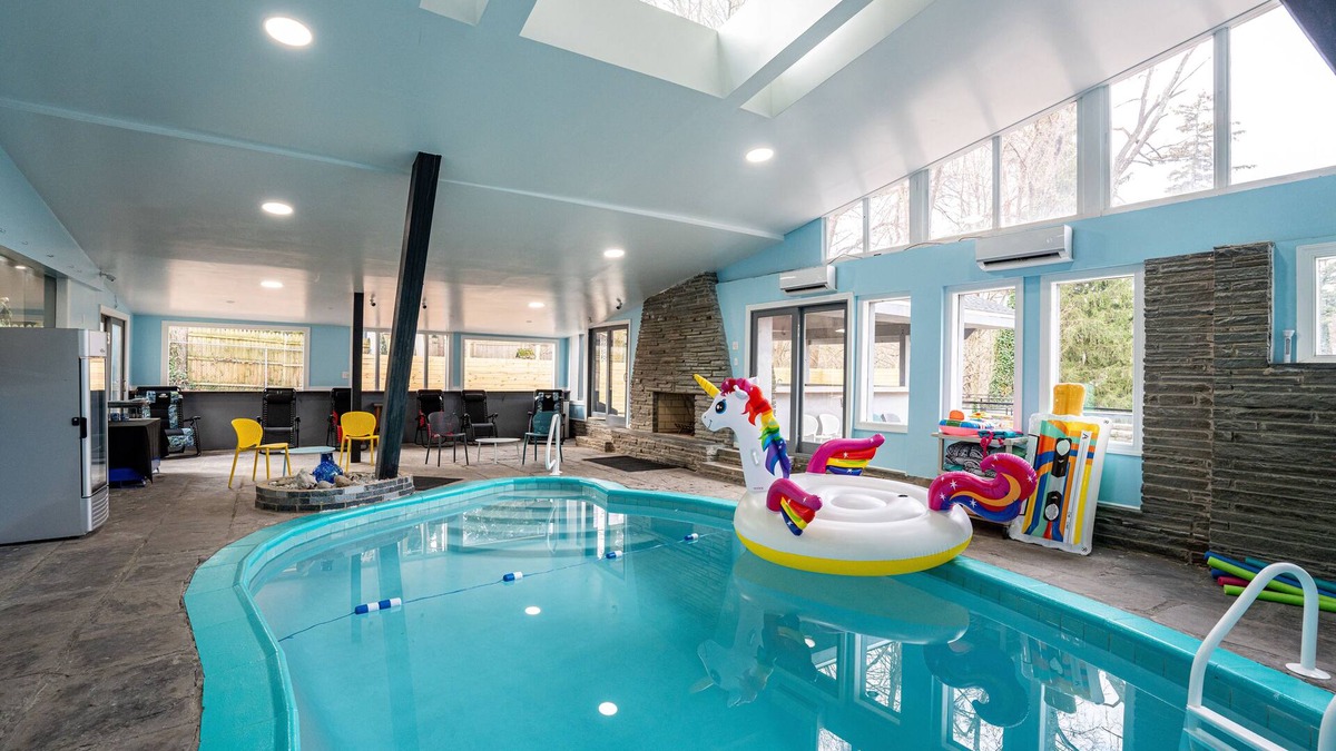 Elkins Park House | NEW! Indoor Pool & Massive Space to Entertain, Luxury w/ King Beds, Kid-Friendly
