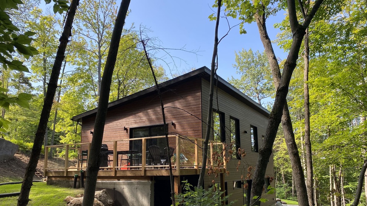 Morin Heights Cabin | New! Japandi chalet surrounded by forest and outdoors