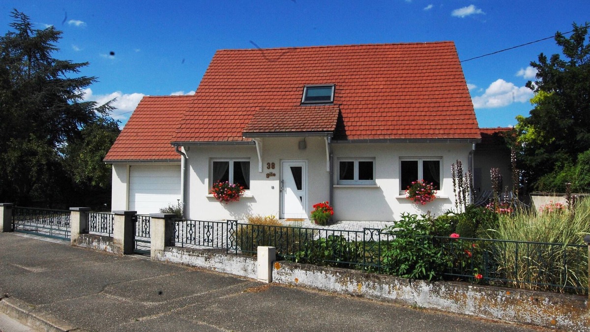 Kertzfeld House | New Kertzfeld cottage, luxury performance in Alsace countryside.