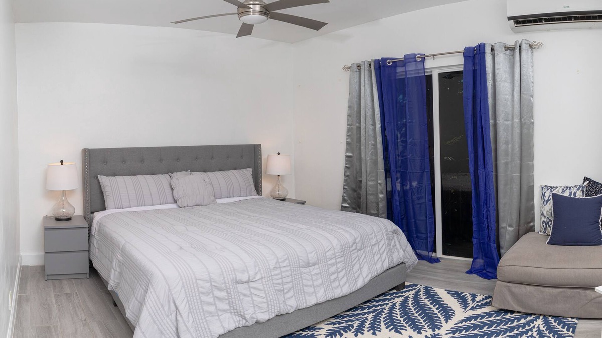 Westward Villas Subdivision Condo | NEW! KingBed-1AirMattress Suite Near BahaMar! 🥂