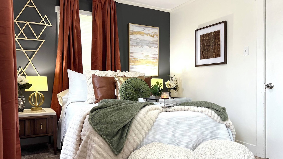 Englewood House | NEW Kitchen - The Uptown Collective