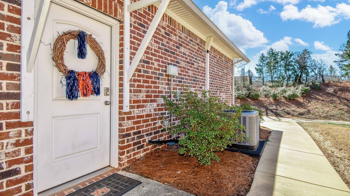 Auburn - Opelika Apartment | New! KJR Studio in Auburn, apartment that sleeps 4 close to Tiger Transit!
