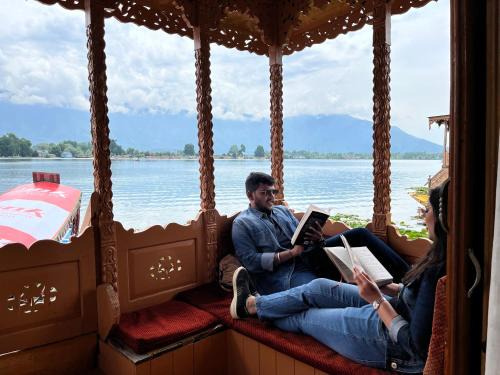 Nagin Bagh Hotel | New kolohai group of houseboats