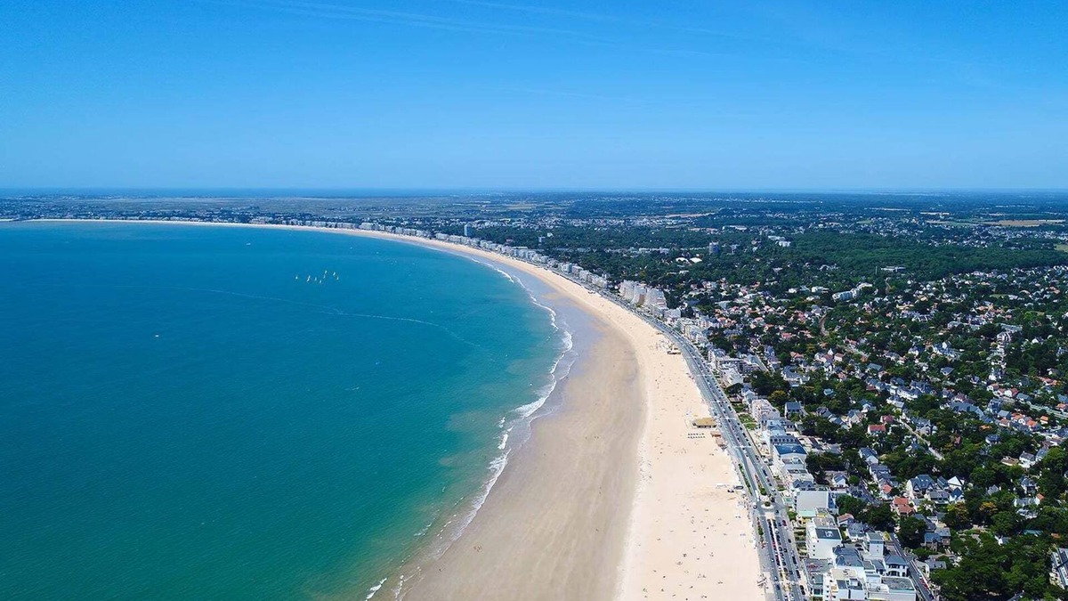 La Baule-Escoublac Apartment | NEW - LA BAULE 300M plage studio 4 pers dans parc boisé avec piscine