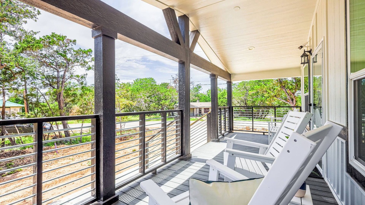 Temple House | New Lake House - Path to the Beach!