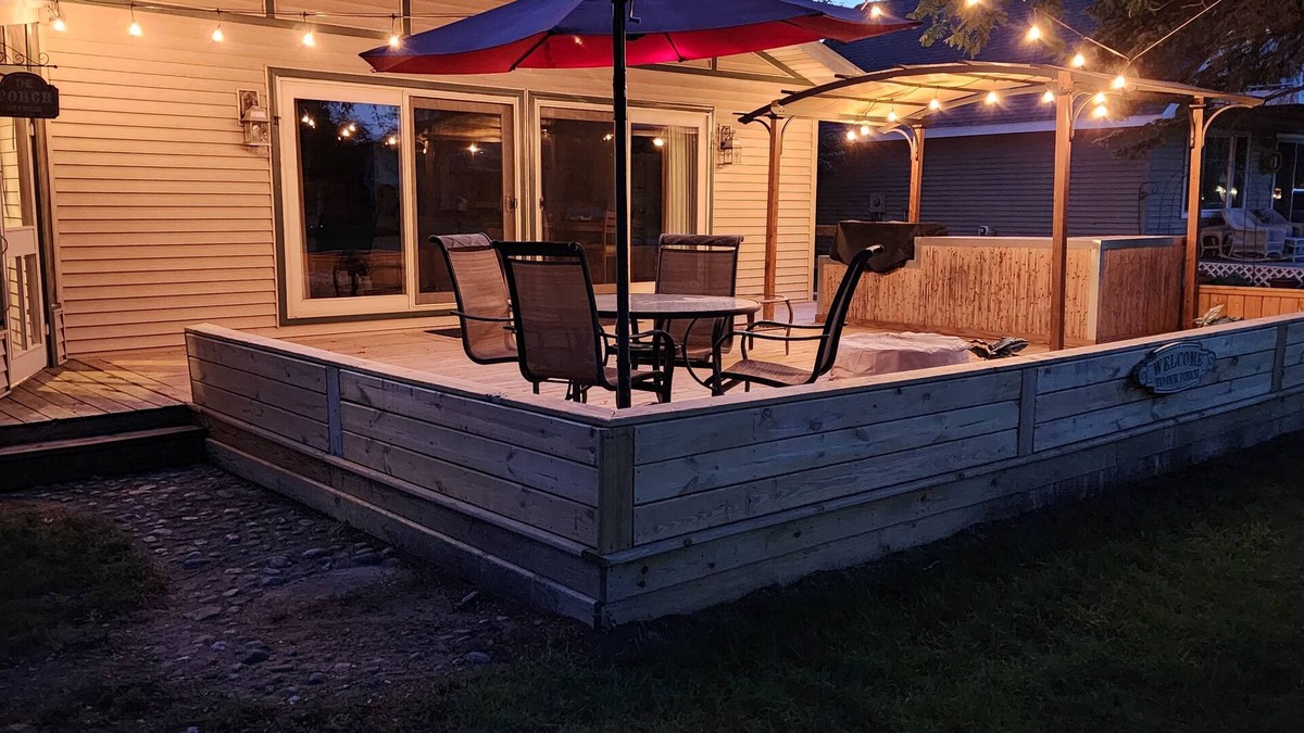 Canadian Lakes Cottage | NEW! Lake view and access Cozy Cabin!