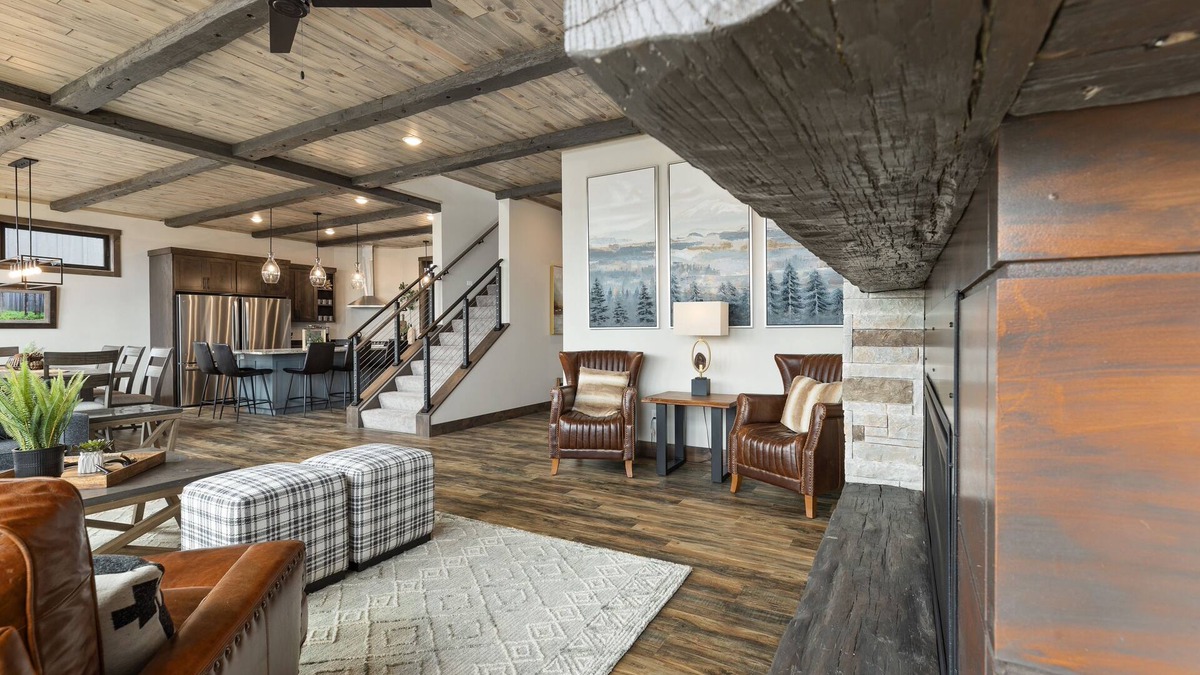 Nisswa Villa | NEW Lake View Loft - 5 Bedroom Home on Beautiful Gull Lake w/4-Seasons of Fun!