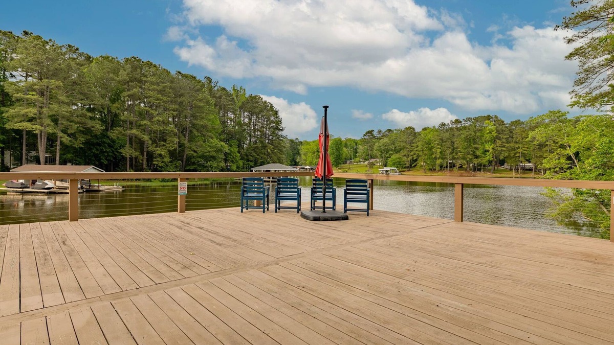 Wise House | New! Lakefront, Deck, Dock, Kayak, Great times on Lake Gaston