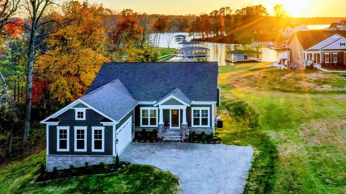 Mineral House | NEW Lakefront Lake Anna - Boat Dock, Deck, Views
