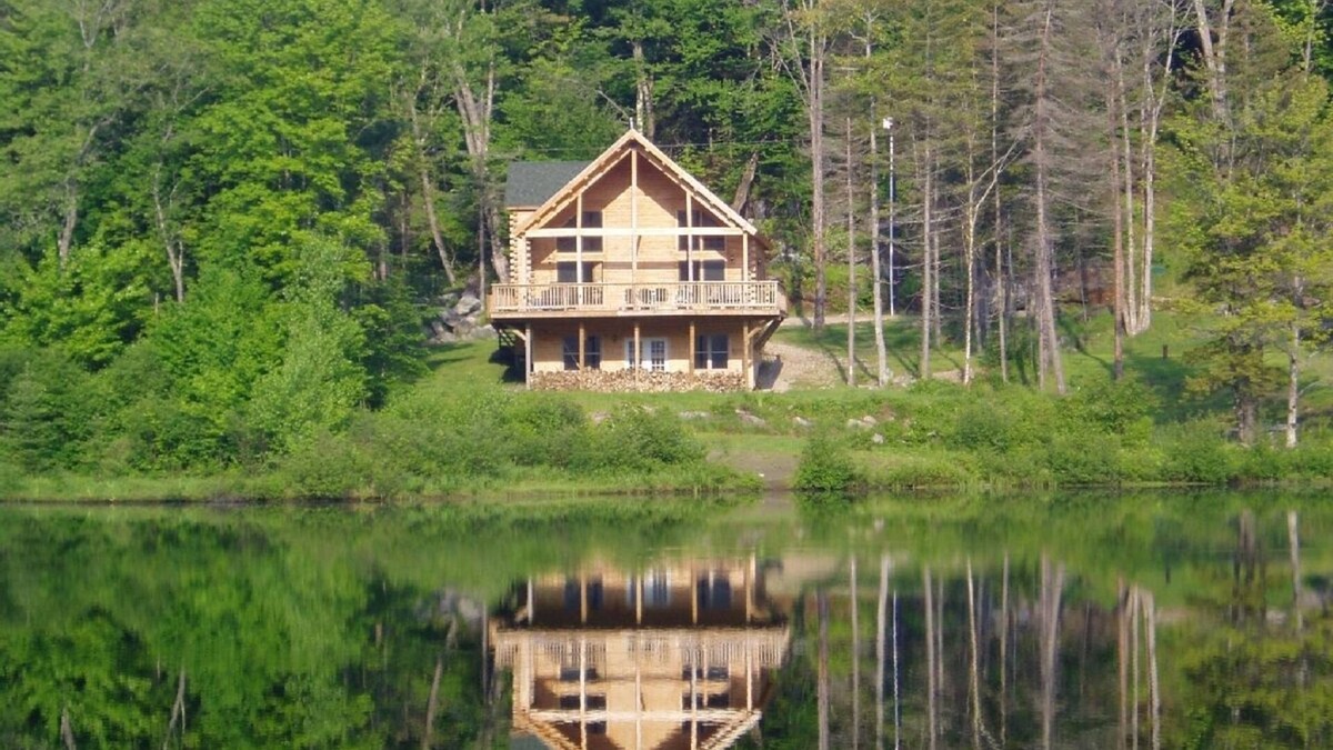 Wilmington Ski Chalet | New Lakefront Log Home