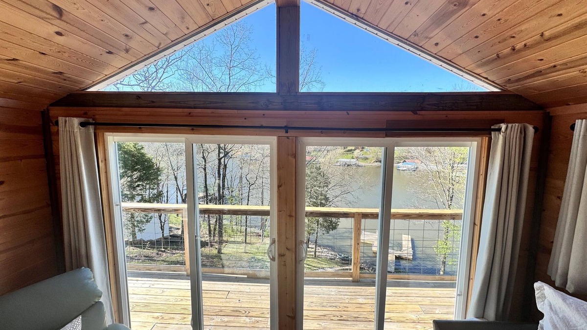 Goreville House | New Lakefront Nature's Way Getaway Lake of Egypt