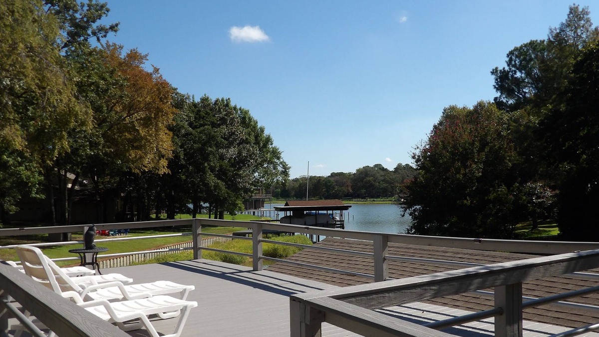 Carolyn Estates House | NEW! Lakeside retreat w/Dock on Cedar Creek Lake