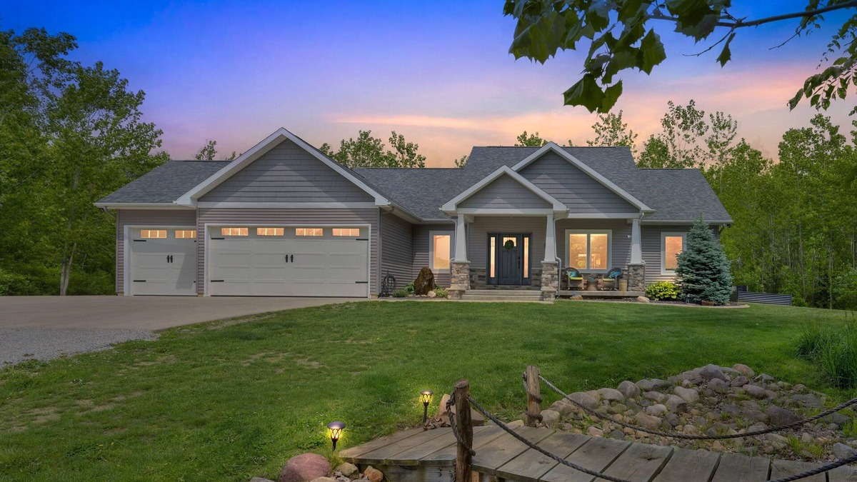 Elkhart House | NEW! Lakeside Retreat with Hot Tub & Game Room