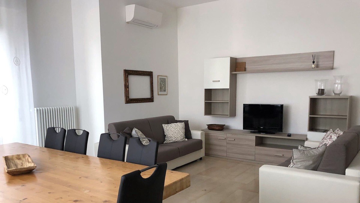 Albate House | NEW Large Deluxe apartment with 10 beds