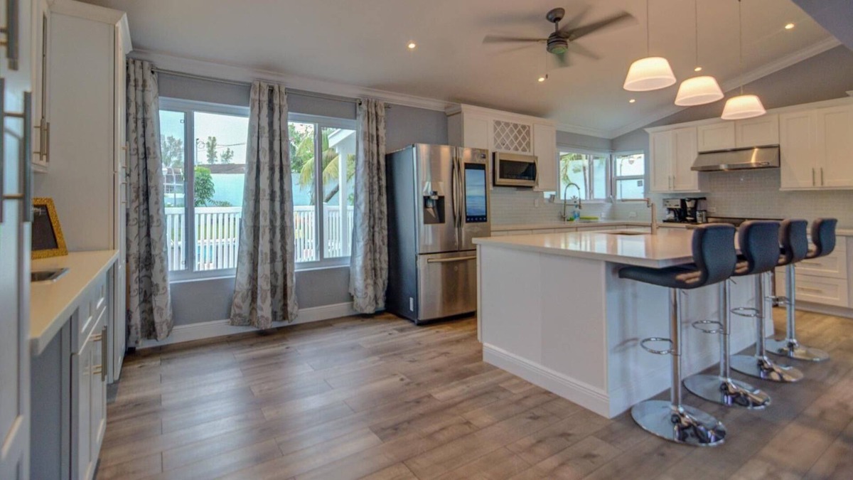 Westward Villas Subdivision House | NEW!! LARGE, MODERN and OPEN Floor Plan / Great Location / Beach / Safe / Family