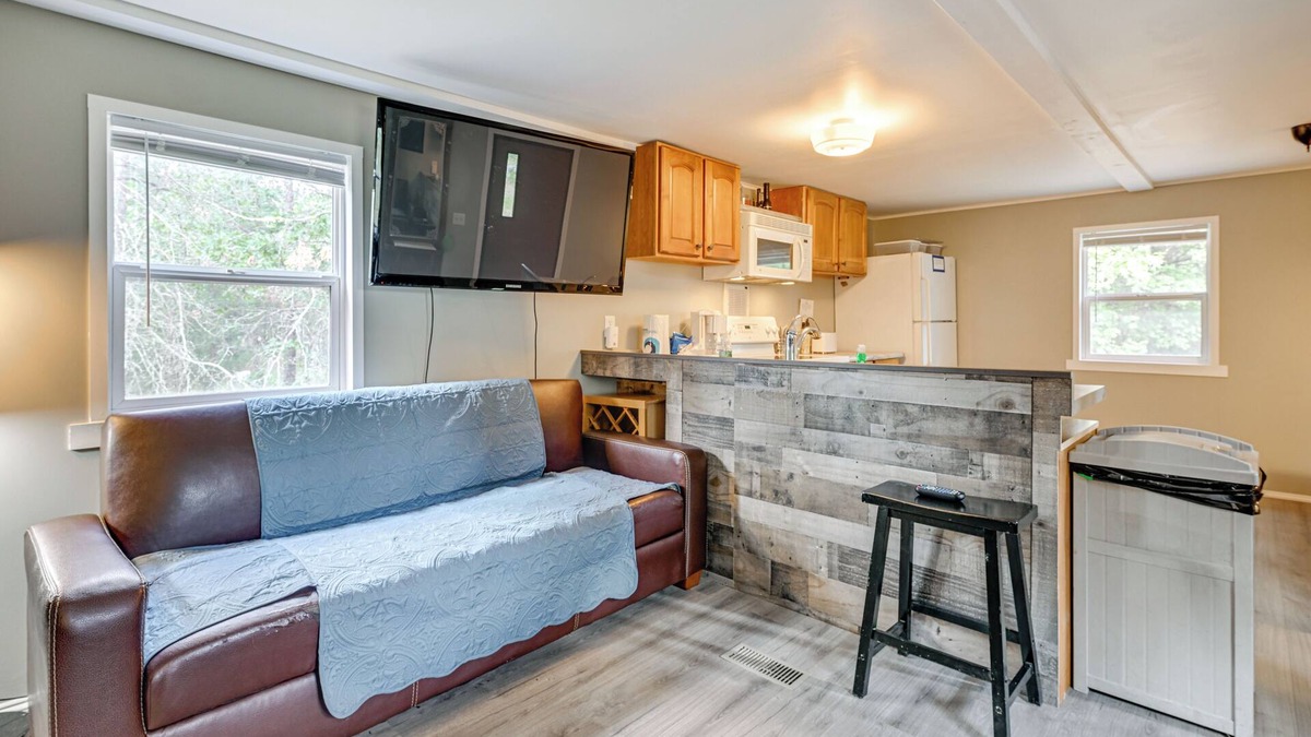 New Lisbon Cottage | New Lisbon Family Gem ~ 3 Mi to Castle Rock Lake