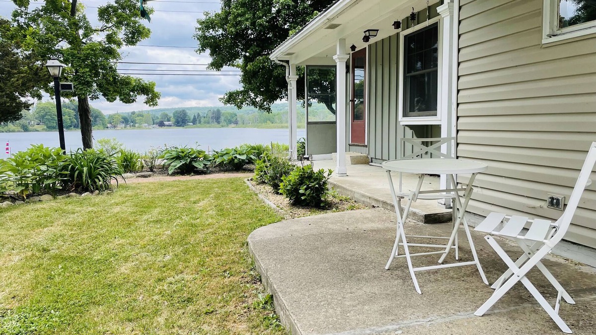Lily Dale House | New listing! 3 Bedroom Lake House near Lily Dale