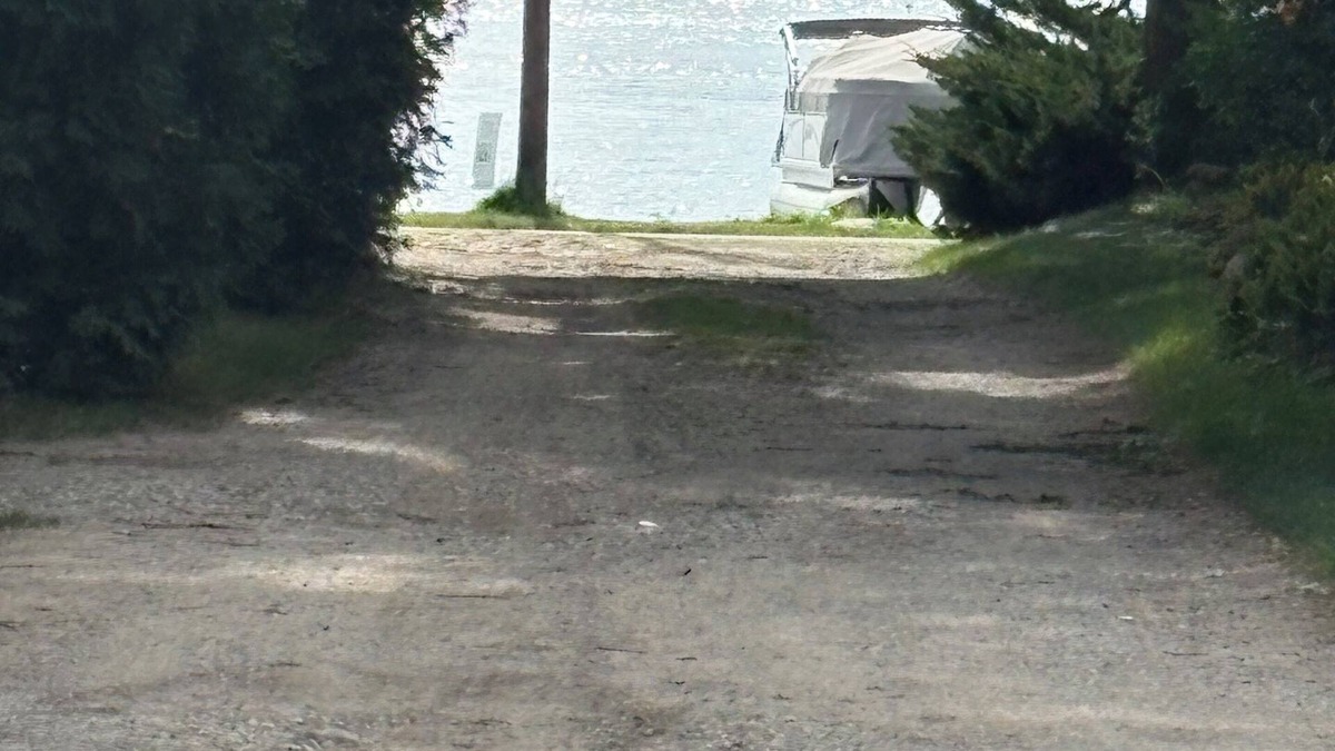 Brooklyn House | New listing! 3bedroom 2full bath cottage on Wamplers lake in Brooklyn, Mi.