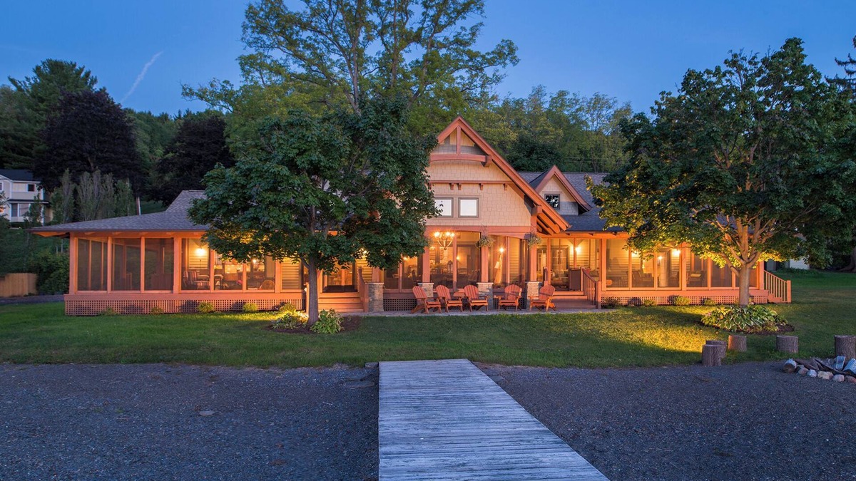 Valois House | NEW LISTING 5 BR/3 BA Authentic Luxury Home ON Keuka Lake!