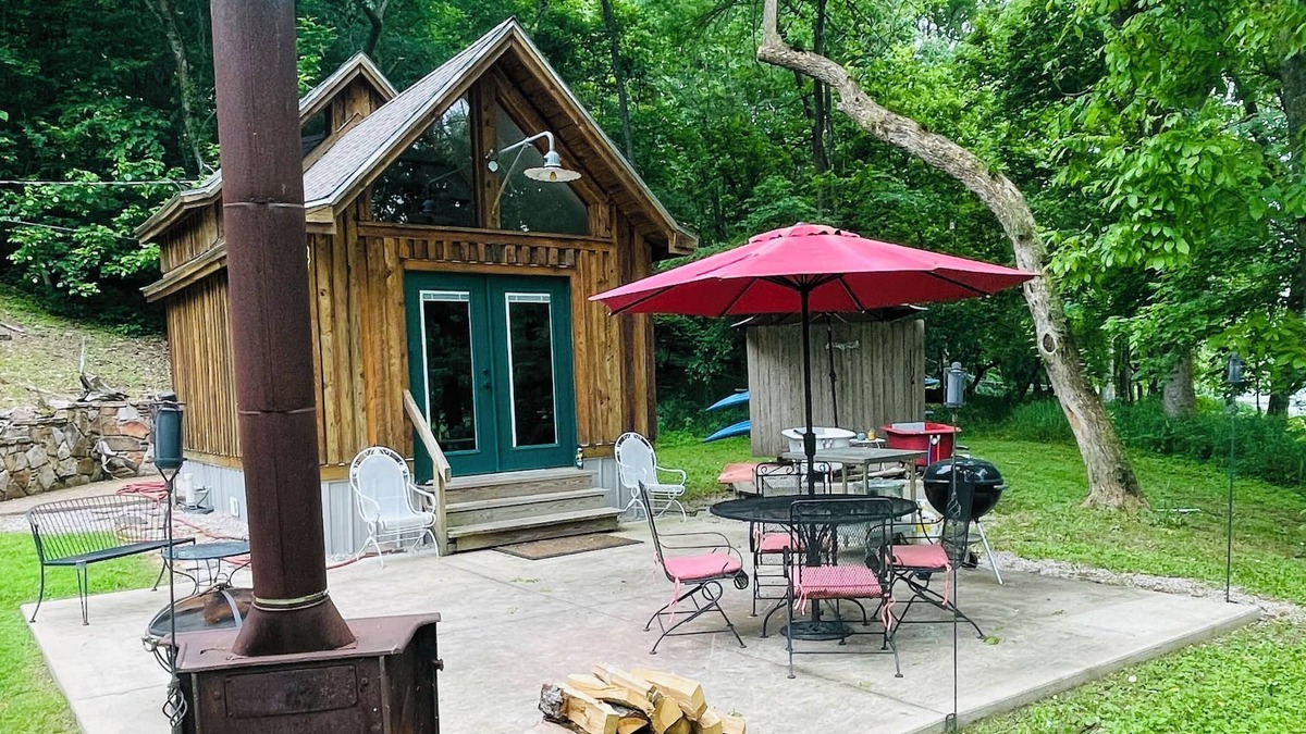 Mammoth Spring Cabin | New Listing! Amazing Spring River Property!