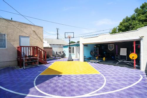Los Angeles House | New Listing Athlete's Villa by Colby & Conrad