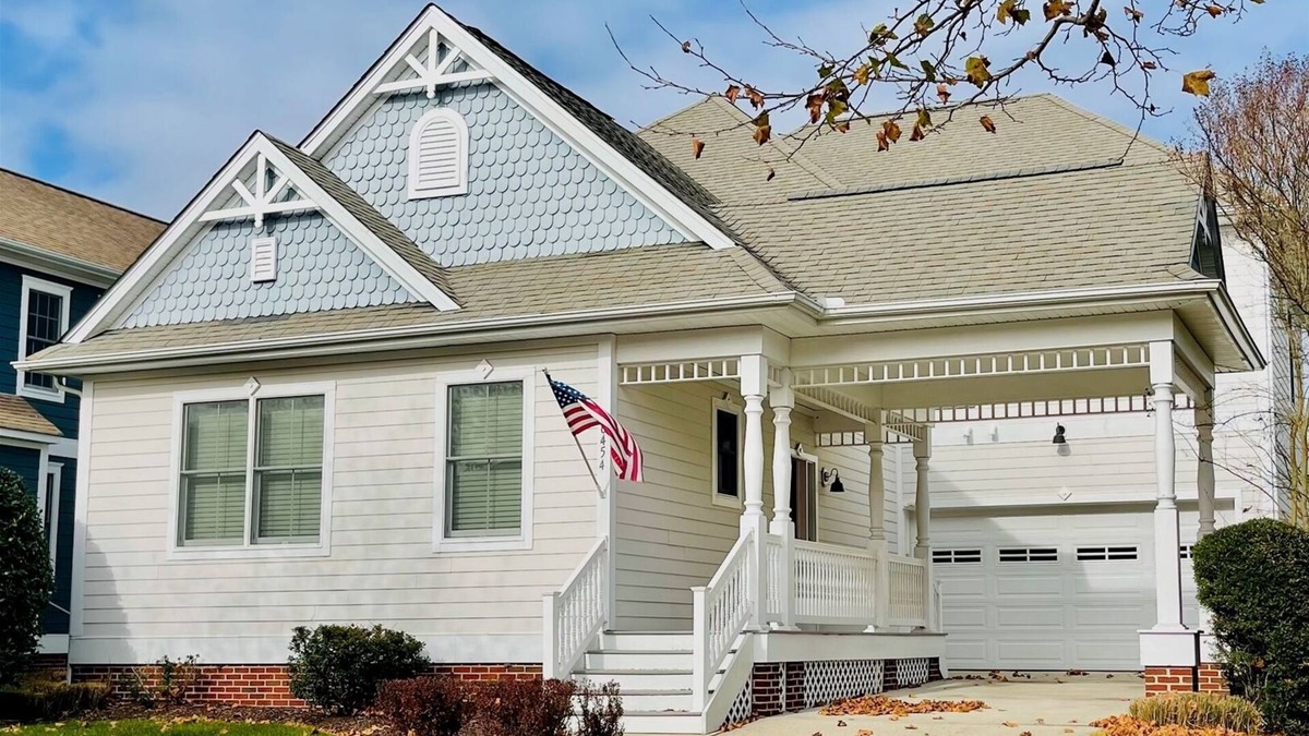 The Commons House | New Listing: Bayside Resort: Beautiful 5 Bedroom House -Close to Pool! - Sleeps