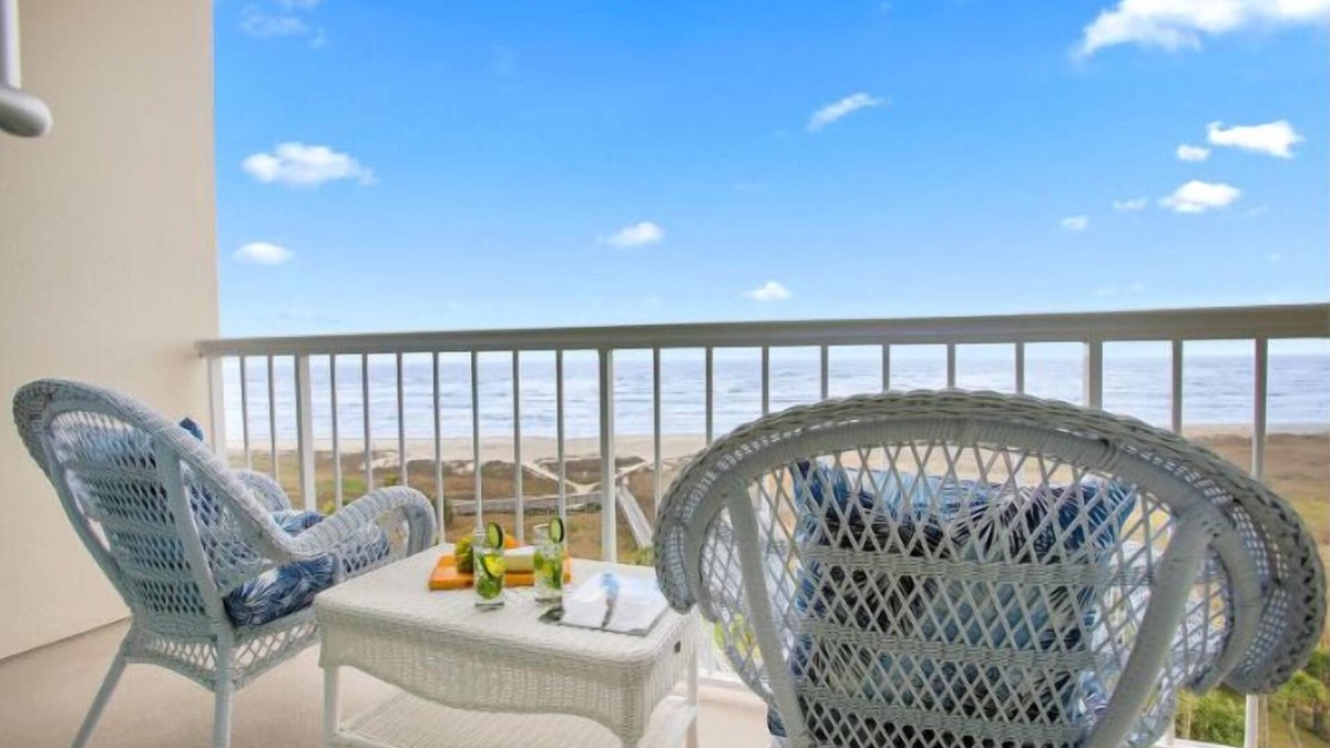 Galveston Condo | New Listing! Beachfront 7th floor condo with marvelous, shared resort amenities!