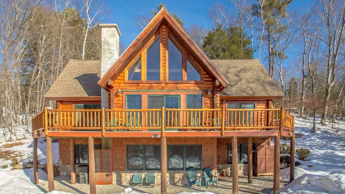 Intervale Cabin | New listing - Beautiful Spacious Custom Log Cabin.