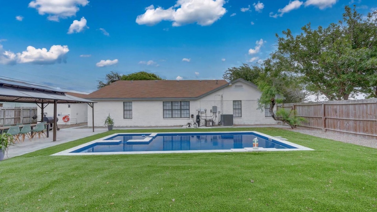 Aransas Pass House | New Listing! Breezy Palms