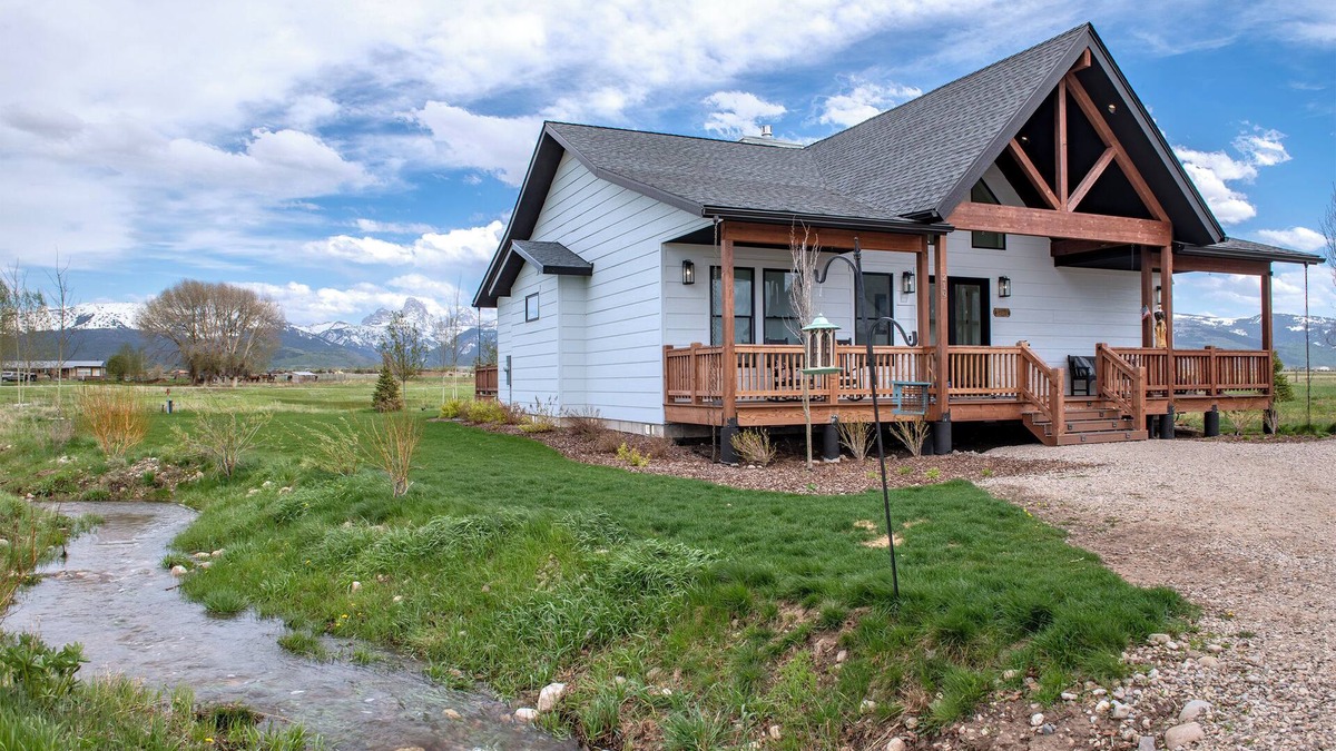 Leigh Creek Estates House | NEW LISTING: Charming Farmhouse w/Unmatched Teton Views: Quiet, AC & Hot Tub