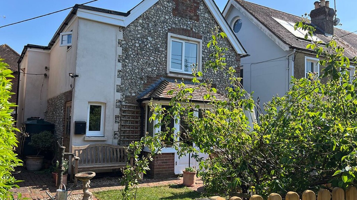Chichester Cottage | *New Listing* Charming flint cottage. Off road parking. Child and pet friendly.