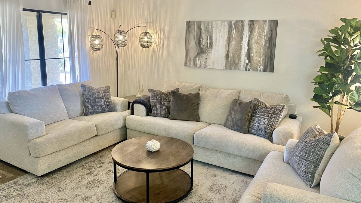 Springfield Park House | NEW LISTING! Clean 3 bed, 2 bathroom near the WMO Golf tournament