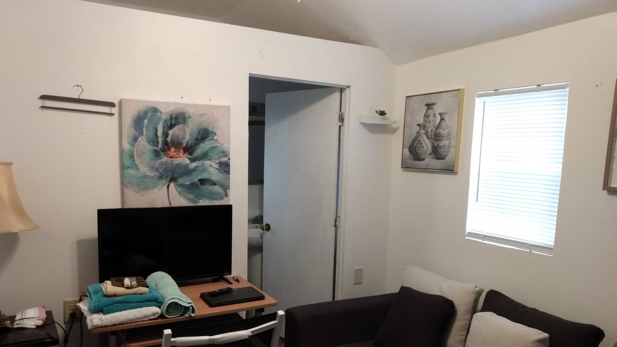 Ronda Cabin | NEW LISTING! Cleo's Village Tiny Home by RedAwning