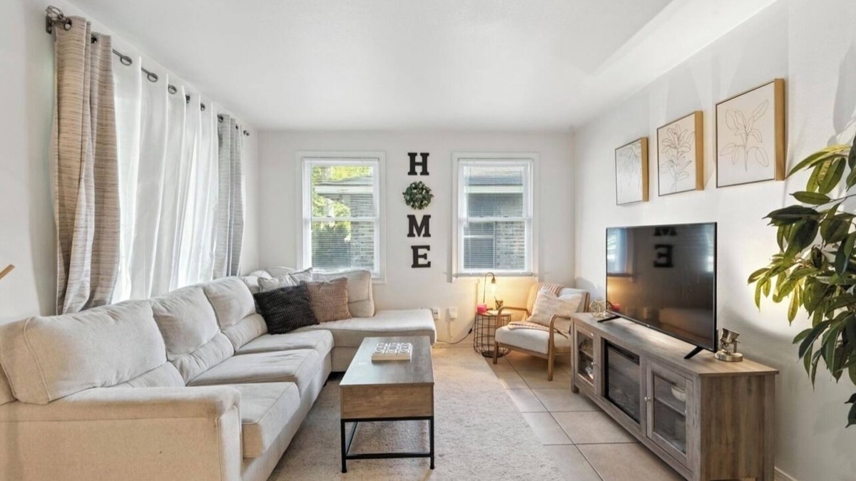 Slidell House | NEW LISTING! Completely renovated modern farmhouse w/3bdr.