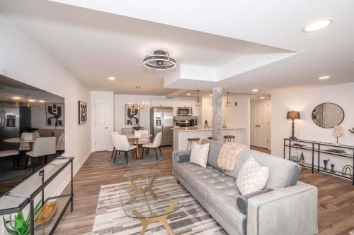Covington House | New Listing - Covington Charm Suites