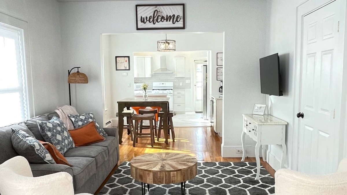 Hudson House | New listing! Cozy and Chic Hudson Getaway