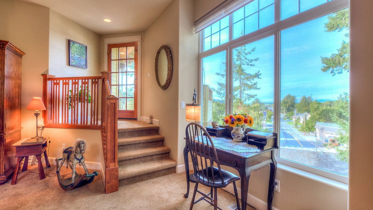 La Conner House | New Listing: Cozy, Comfortable Home with Fantastic Views in La Conner Village