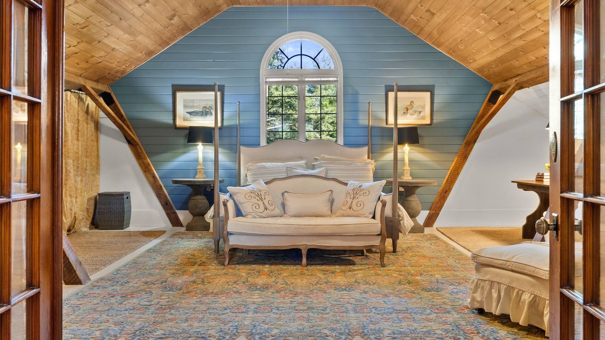 Richmond Apartment | New listing! Dublinshire Farm #3: Stunning grand apt in lovely country barn.