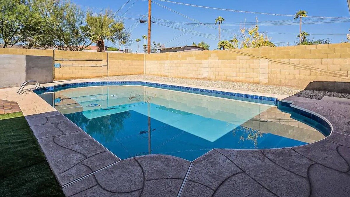 Security Acres House | 🌞NEW Listing🌞 Fiesta Cottage~ Pool🏊‍♀️ Foosball~ BBQ🍔 fire pit🔥 6 Adults+5 Kids