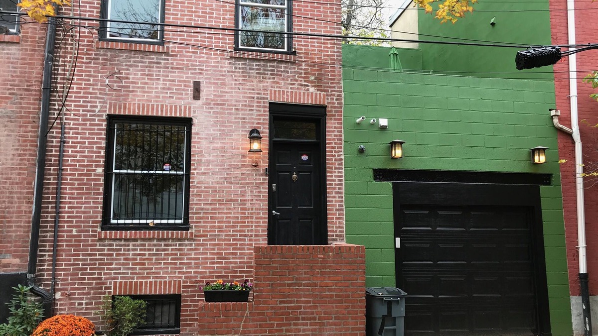 Washington Square West House | NEW LISTING! Fun and Fabulous Trinity Home with Deck in Center City