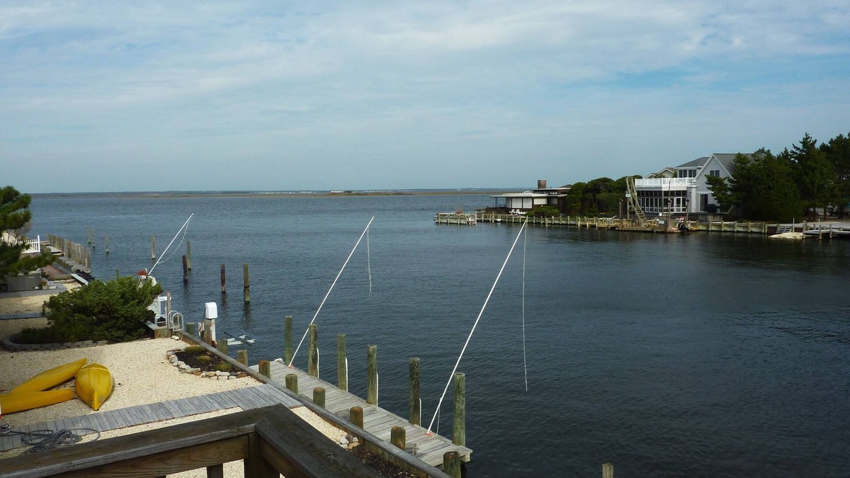 Harvey Cedars House | New listing! Harvey Cedars Waterfront 6 Bdrm Beach House w/Loft!