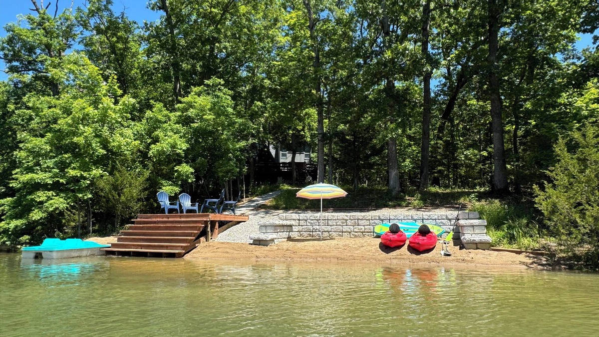 Innsbrook Ski Chalet | ! NEW LISTING! Lakefront Chalet with Private Beach on Beautiful Clear Water!