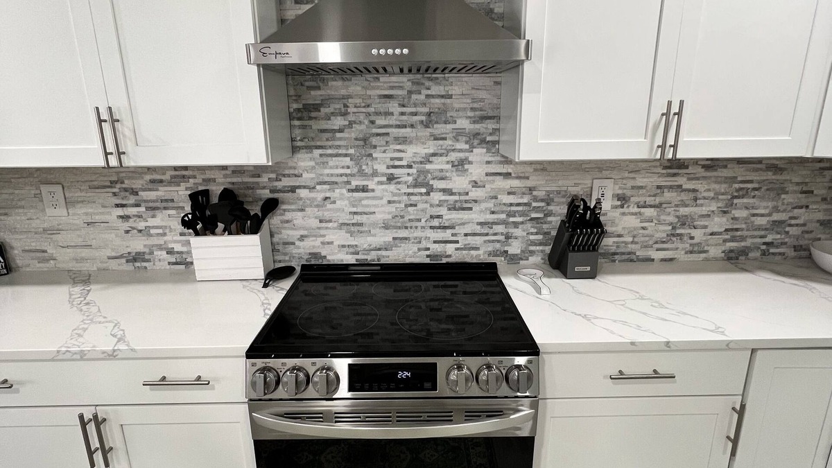 Goose Creek House | New Listing! Luxurious Remodeled Home! Discounts Available For 7 Nights Or More