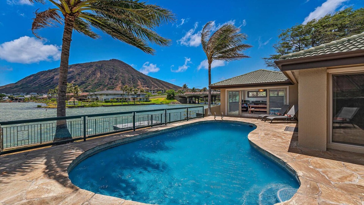 Hawaii Kai House | New Listing! Marina-front Home Near the Ocean w/Private Pool & AC: Nani Wai