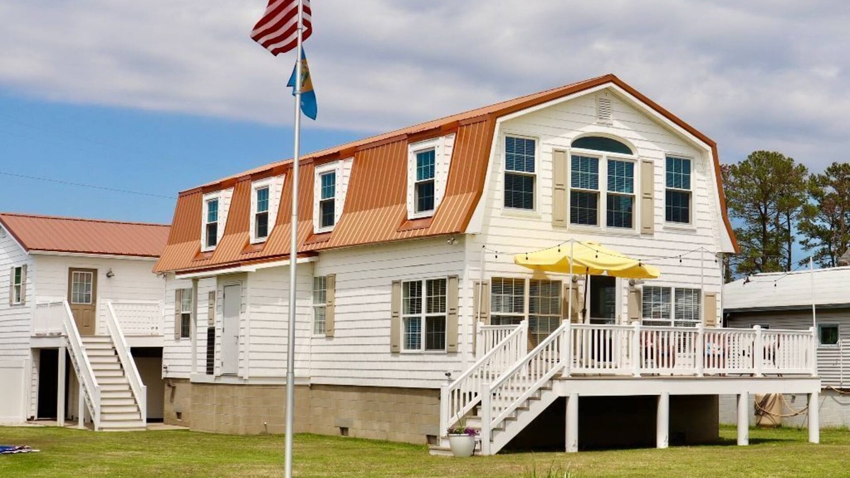 Long Neck House | New Listing! Osocozy. Waterfront home on the Indian River Bay. Lovely views!