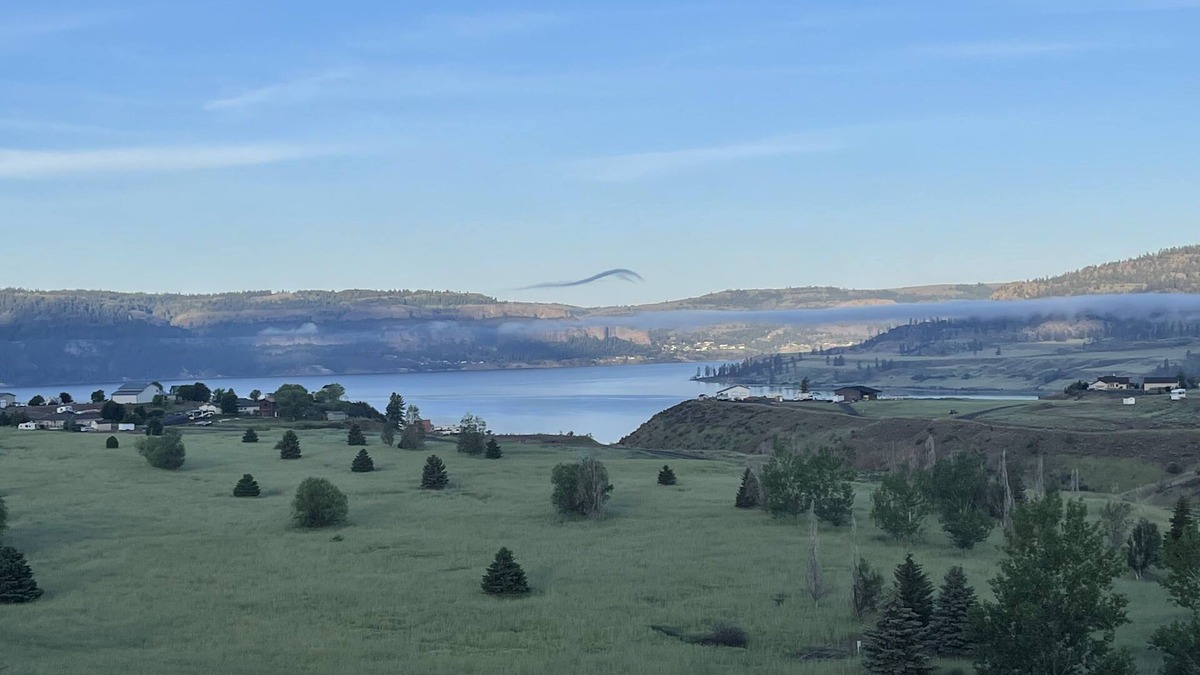 Davenport Apartment | New listing Over Looking Lake Roosevelt, just minuets from getting in the water
