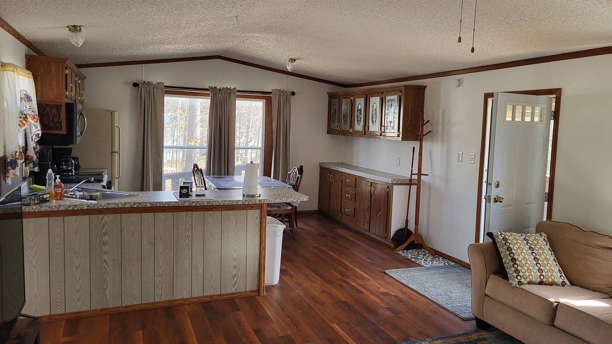 Shell Knob House | New listing. Peaceful! Sleeps 6. Deck, carport & fire pit. 3 miles to boat ramp.