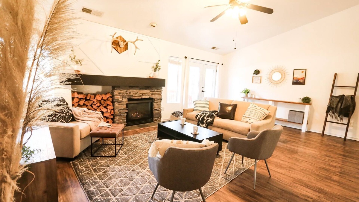 Ponderosa Trails House | New Listing! Prime Location, Southwestern Modern!