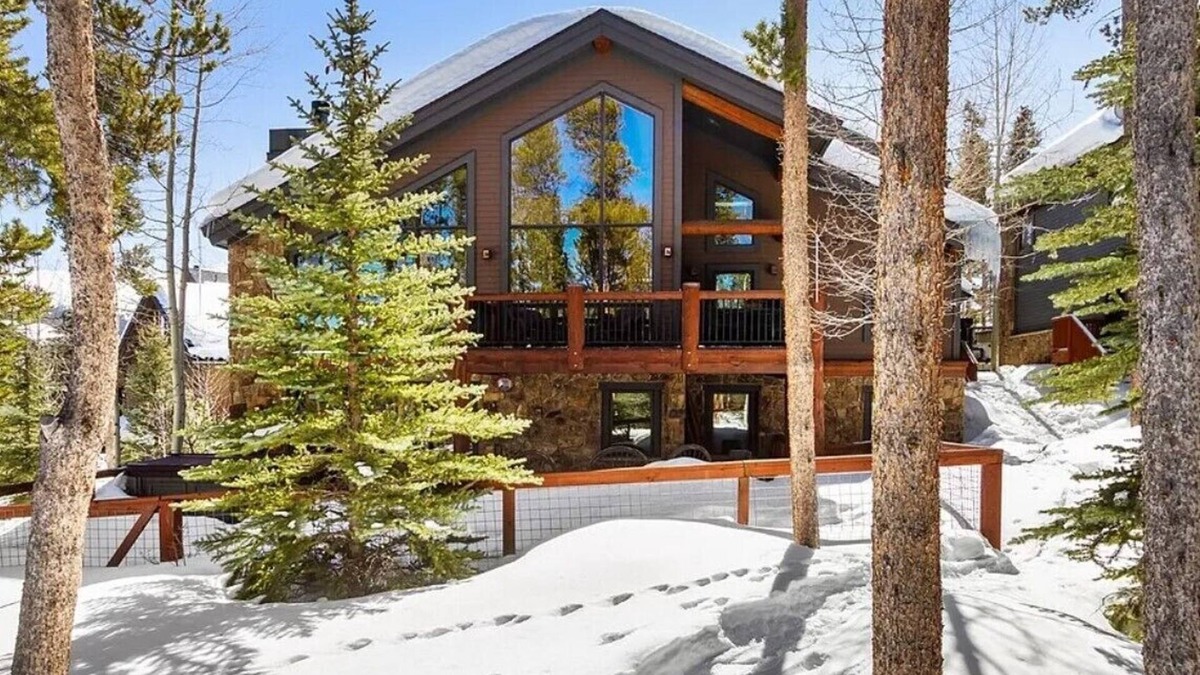 Four O'Clock House | New Listing-Ski Inn: Beautiful large ski-in/ski-out home with amenities galore!