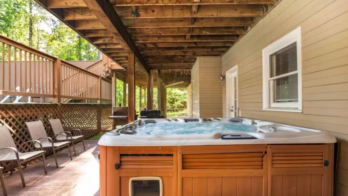 Lithonia House | New Listing! Spacious 7BR 4BA Single Family Home W/Pool Hot Tub & Game Room